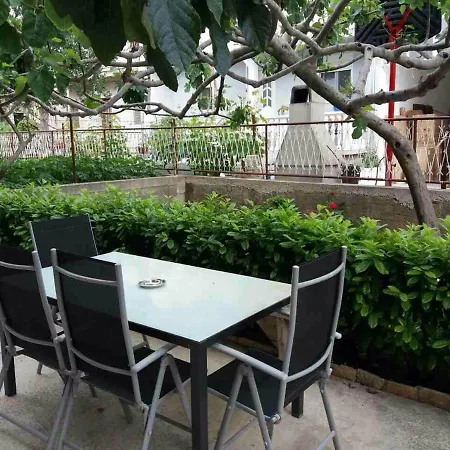 Dalmatian With Tavern 2. Apartment Zadar