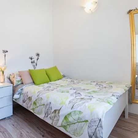 Dalmatian With Tavern 2. Apartment Zadar