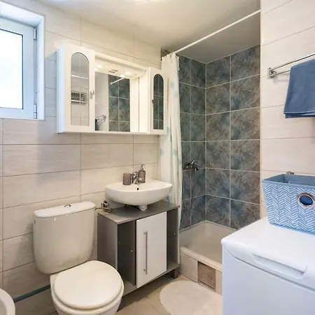 Apartment Dalmatian With Tavern 2. Zadar
